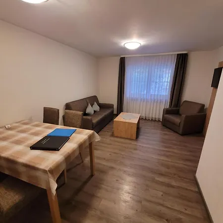 Отель Zur Linde Lauf