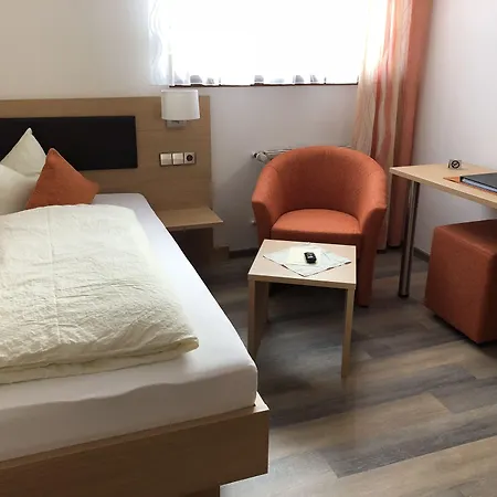 Zur Linde Hotel Lauf