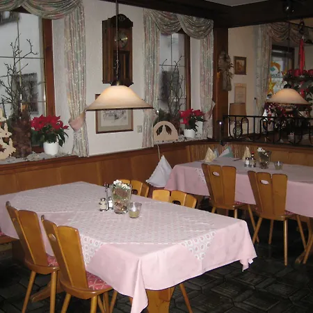 Zur Linde Hotel Lauf